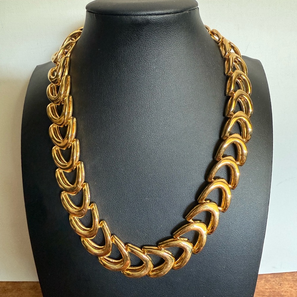 Gold  Link Necklace Luxurious Shine